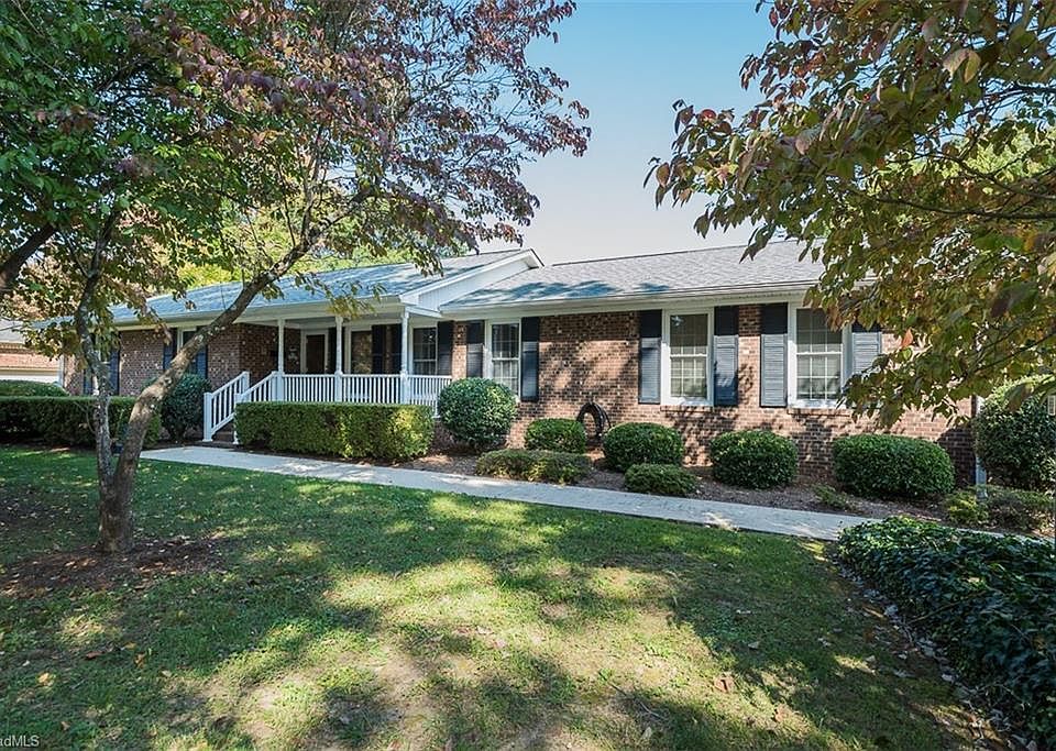 1st image of 2827 Blanche Dr