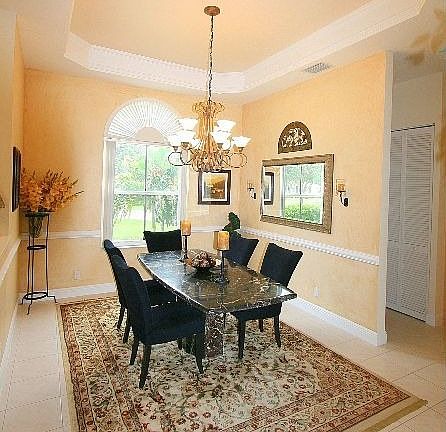 4th image of 1120 Lakeshore Dr
