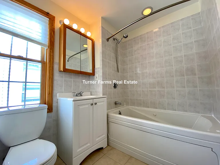 241 W 3rd St #2A — Photo 11