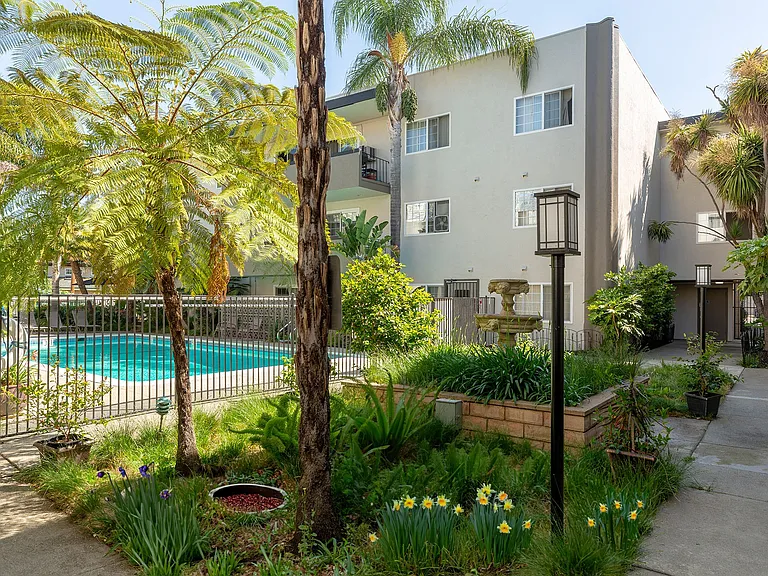 Courtyard Apartments — Photo 9
