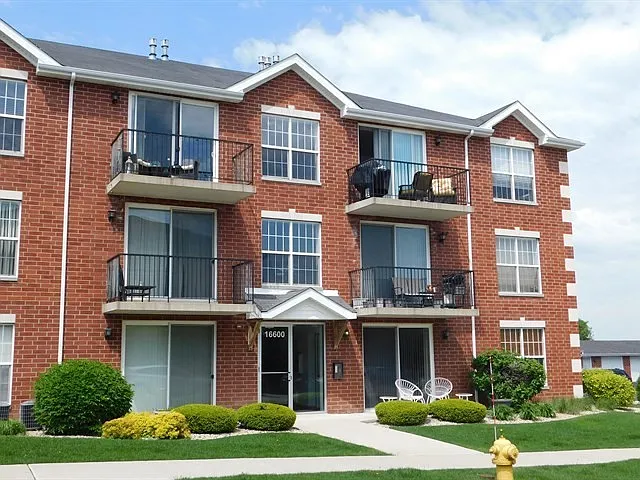 16600 Liberty Cir Unit 3N photo 1