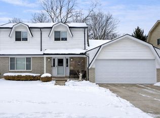 45900 Gainsborough Dr, Canton, MI 48187