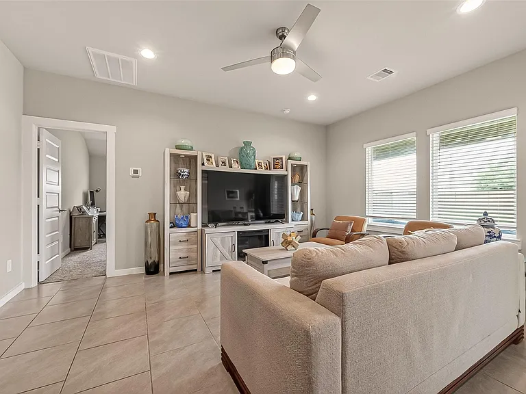 3822 Sparkman Ln — Photo 9