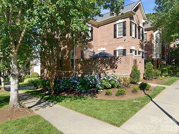 3rd image of 203 Caldwell Ln