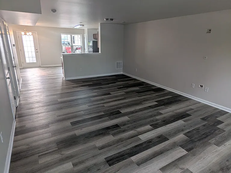 176 S Charlotte St — Photo 5