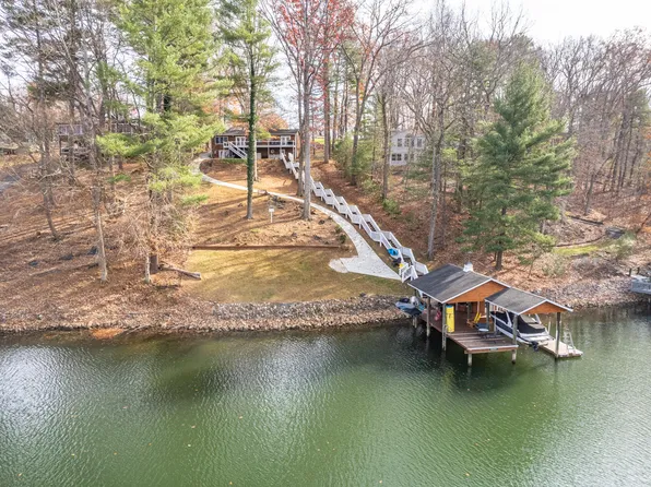 239 Hales Point Dr, Moneta, VA 24121