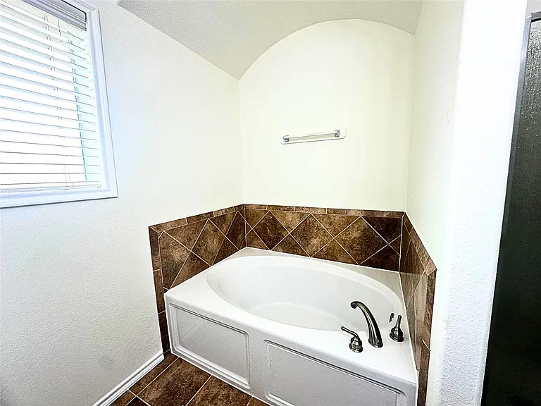 8218 Nagy Hill St — Photo 17