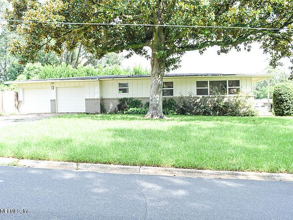3rd image of 1206 Brookmont Ave E