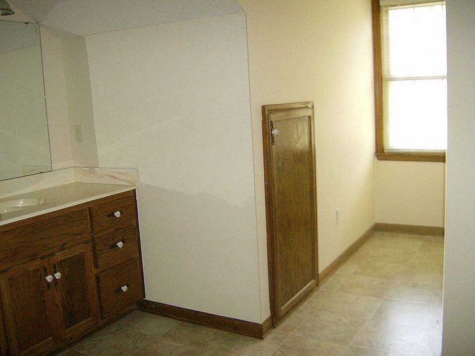 2nd bath vanity