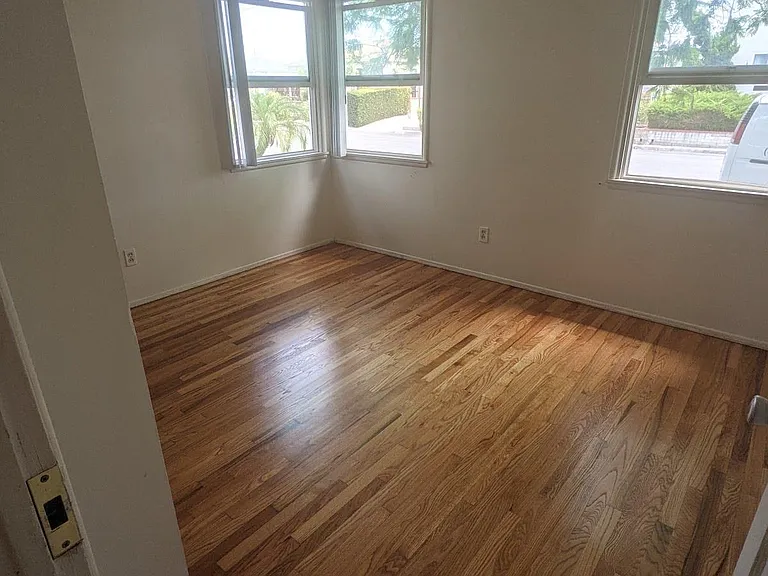 6228 Stewart St — Photo 27