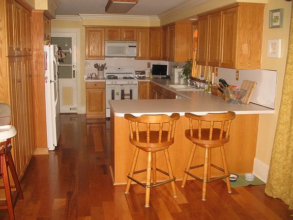 4th image of 625 Hamilton Blvd