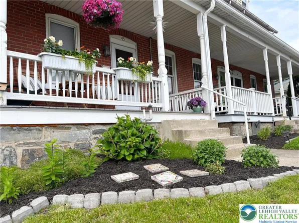 45 Evergreen St, Nazareth, PA 18064