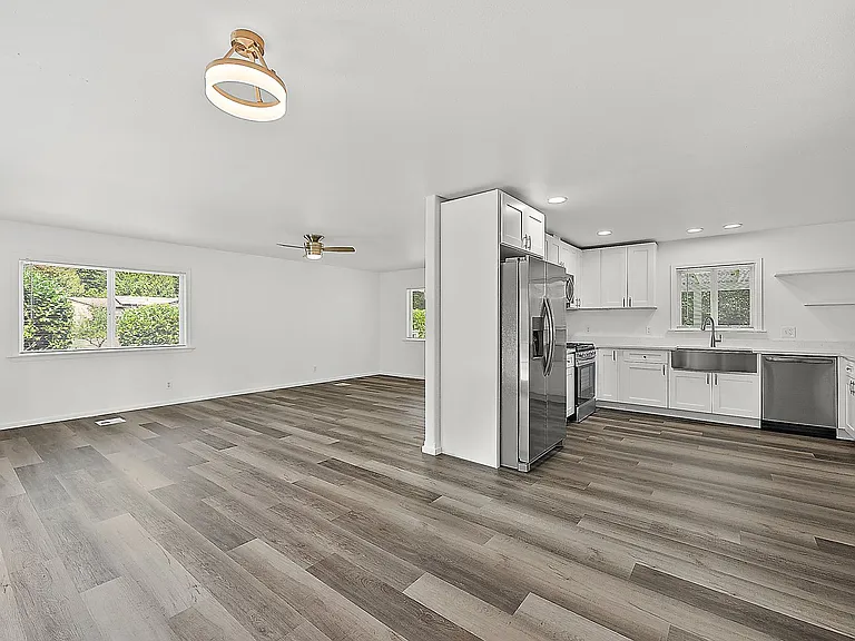 7182 N Van Decar Rd SE — Photo 8