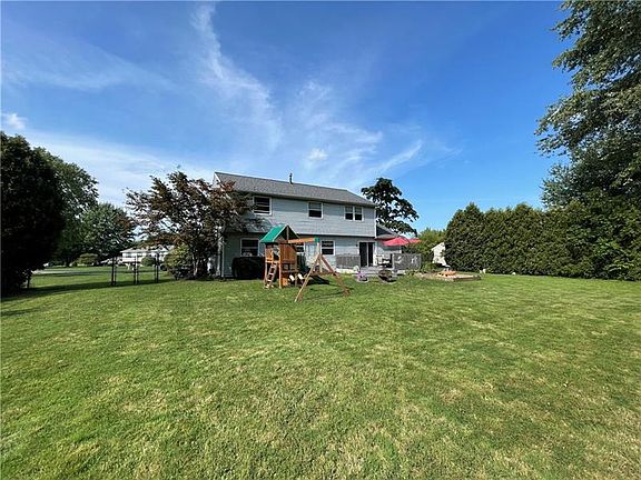 3rd image of 3430 Marylane Dr