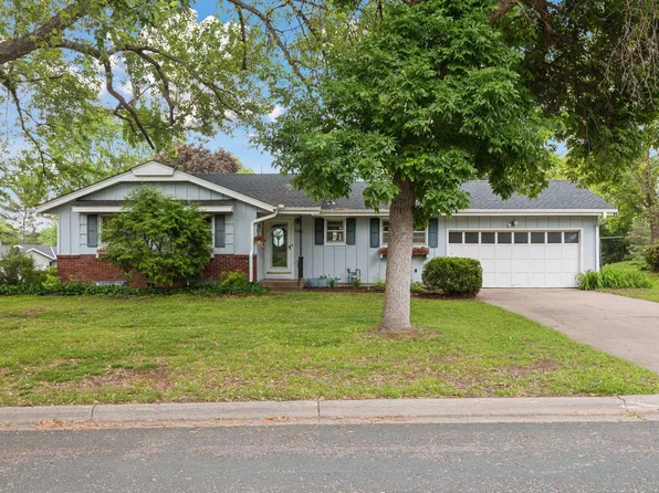 2288 Apache St, Mendota Heights, MN 55120