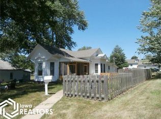 106 W Chestnut St, Bloomfield, IA 52537
