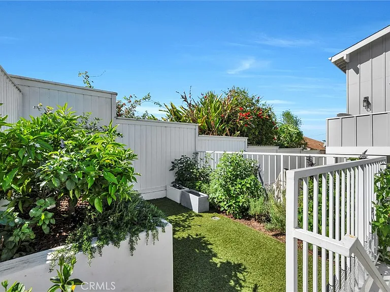 508 S Juanita Ave — Photo 34