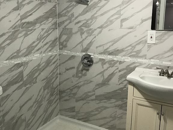 4th image of 11543 167th St #1