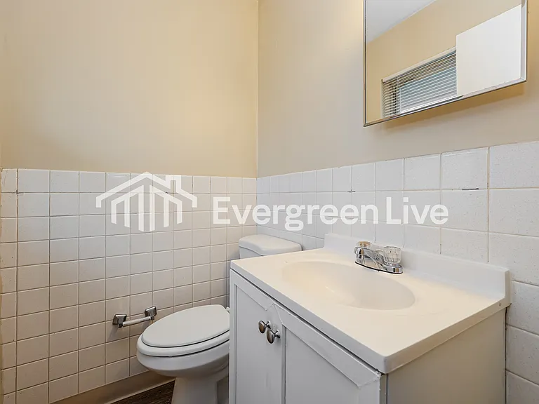 697 Cranford Dr — Photo 13