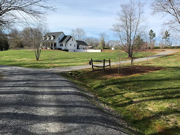 2nd image of 5712 Winding Creek Ln