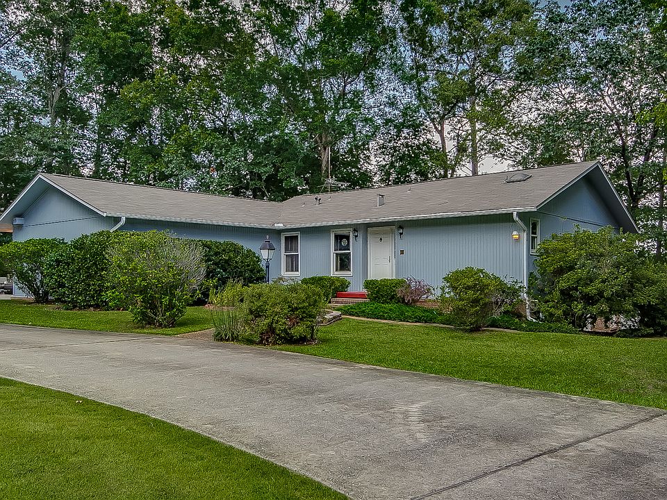 1st image of 615 Jennifer Dr E