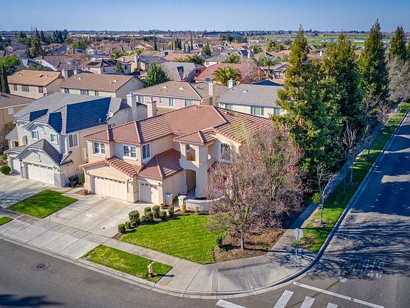 3rd image of 3417 Hillglen Ave