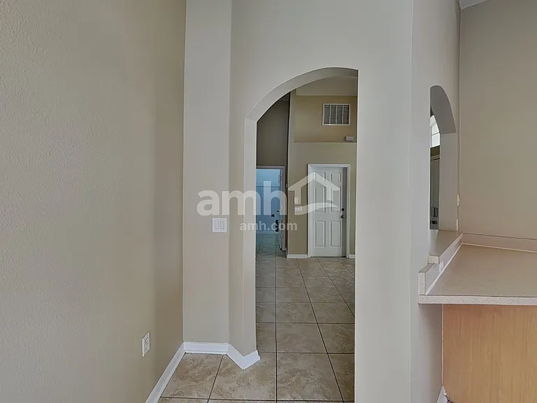14686 Lady Victoria Blvd — Photo 4
