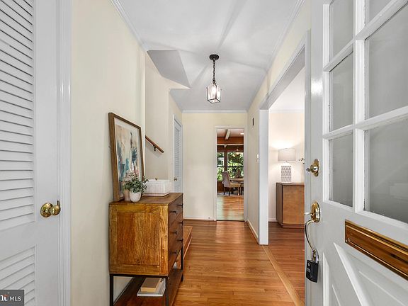 4th image of 6609 Oakwood Ct