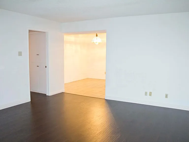 1033 Cordova St #16 — Photo 3