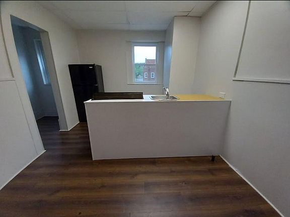 3rd image of 328 Grant Ave #7
