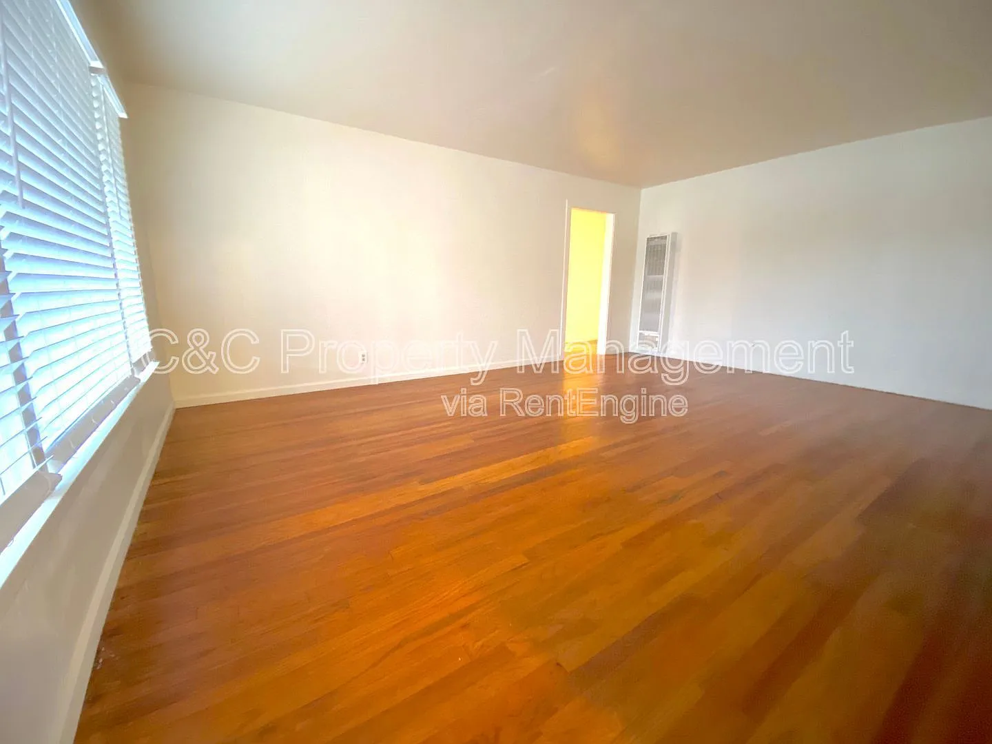 3 bed, 1.5 bath, 1818 sqft, $3,300 — Photo 2