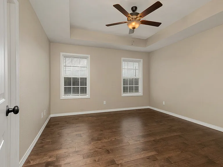1053 S Christopher Ave — Photo 13