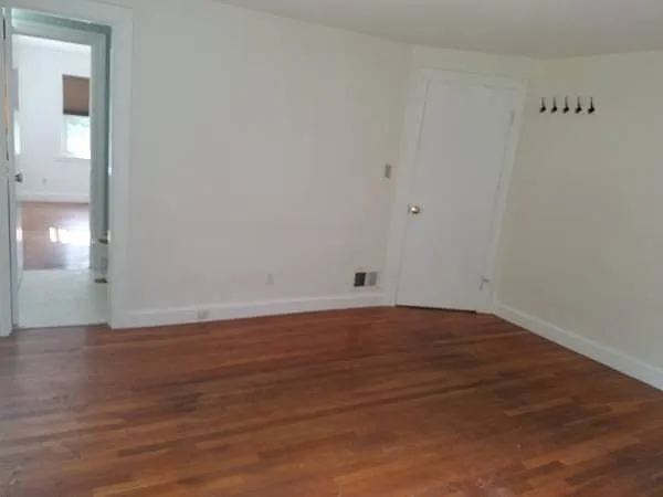 3 bed, 1.5 bath, 1500 sqft, $3,300 — Photo 2