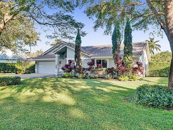 2nd image of 909 Lake Shore Dr
