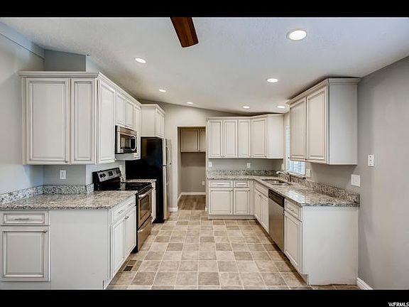 4th image of 5055 W Crownpointe Dr