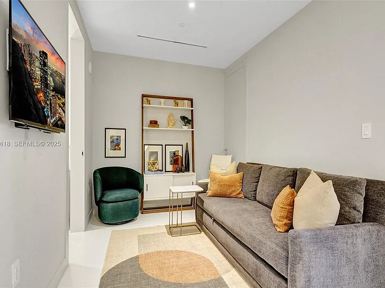 300 Biscayne Blvd #2305W — Photo 19