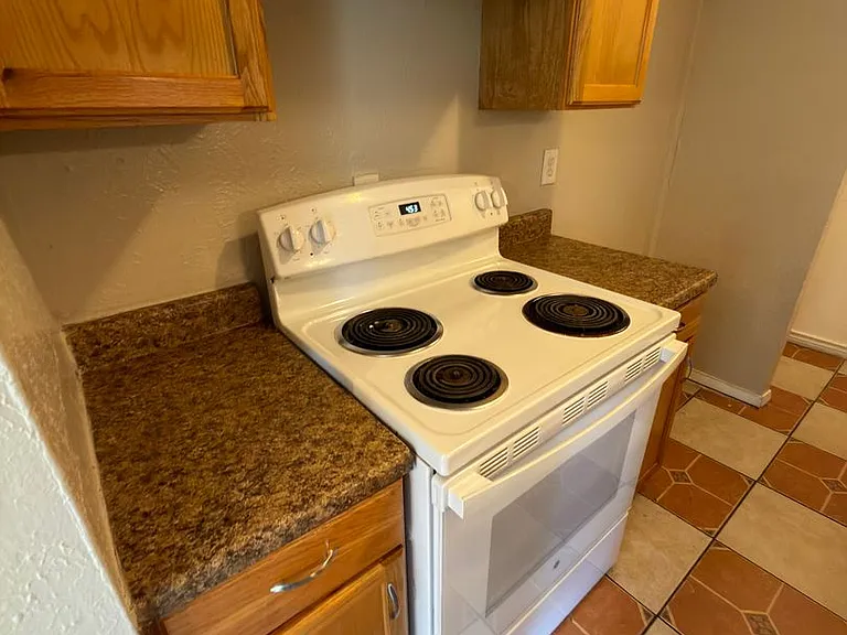 358 Valley Park Dr — Photo 5