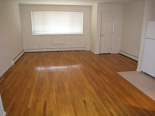 Rented by Alexiou Realty | media 1