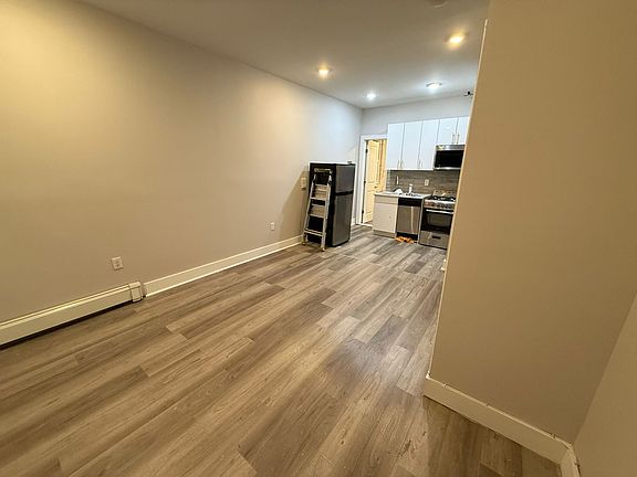 5th image of 53 Graham St #8