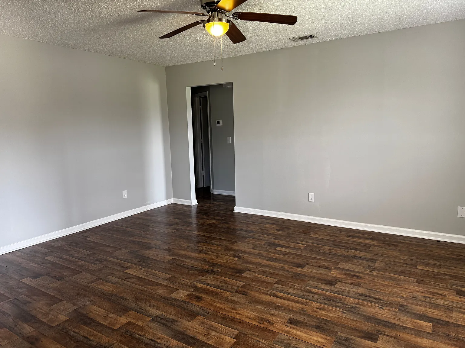 3 bed, 2.0 bath, 1428 sqft, $1,750 — Photo 2