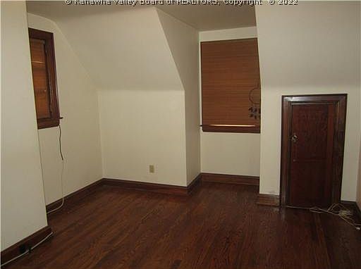 4th image of 4214 Noyes Ave