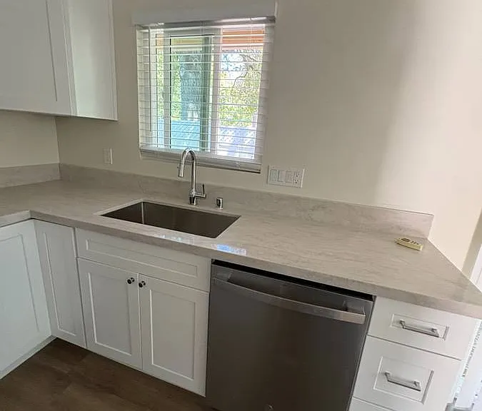 601 Grand Ave #A — Photo 4