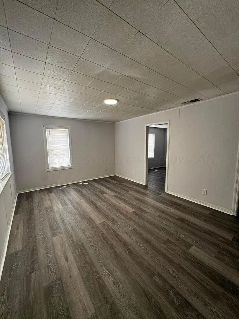 3/1.5 ready to move in — Photo 2