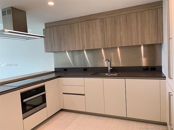 2nd image of 1000 SE Brickell Plz #3804
