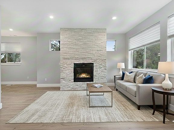 3rd image of 2260 NE Indigo Ln