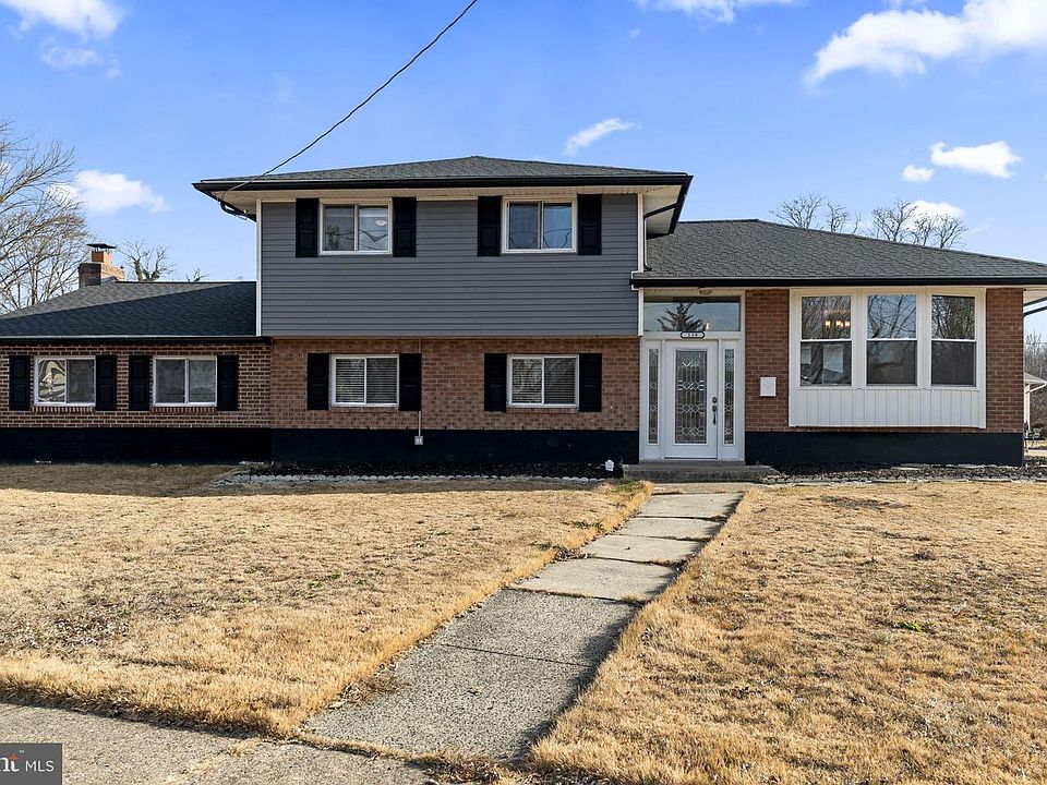1st image of 139 Adrienne Ave