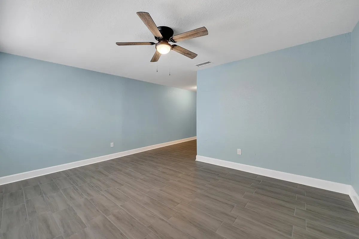 Building Photo - 139 E Patterson St #143