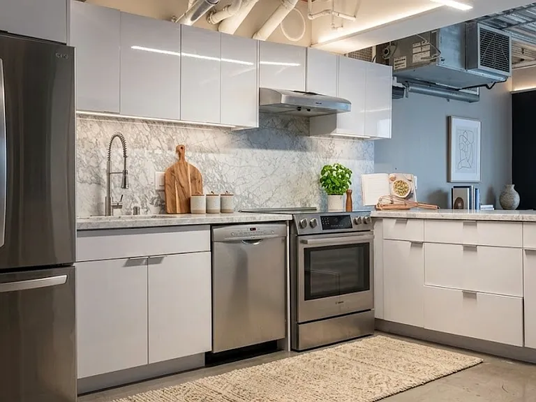 HWH Luxury Living — Photo 40