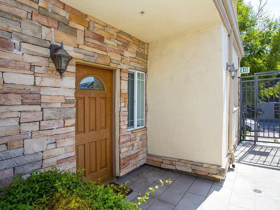 1st image of 341 W Glenoaks Blvd APT 1