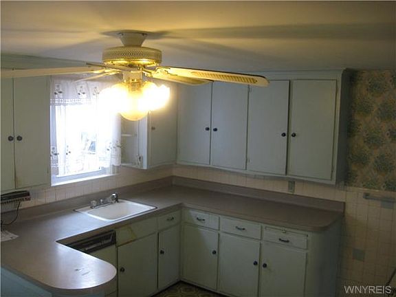 3rd image of 1604 Kensington Ave